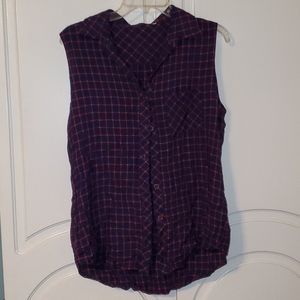 Window pane sleeveles blouse